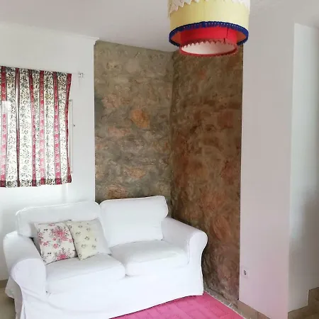 Nyaraló Casinha Saloia *